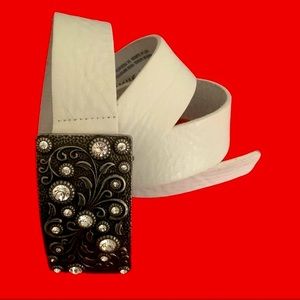 Like New🇨🇦Genuine Italian Leather Belt with Jewelled  Buckle